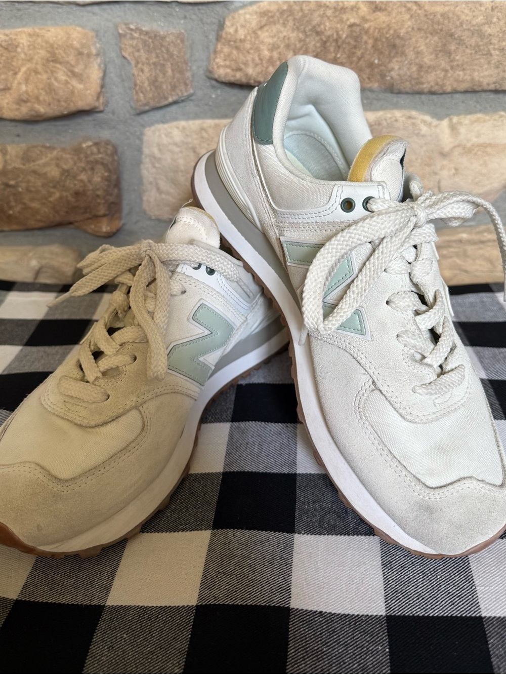 Womens New Balance 574 Size 9 White with Mint Accents